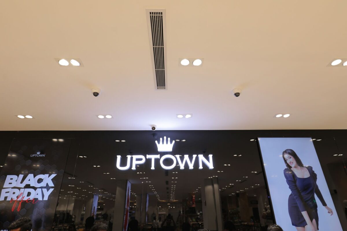 Uptown Showroom Colombo 04, lighting by Eco Solve