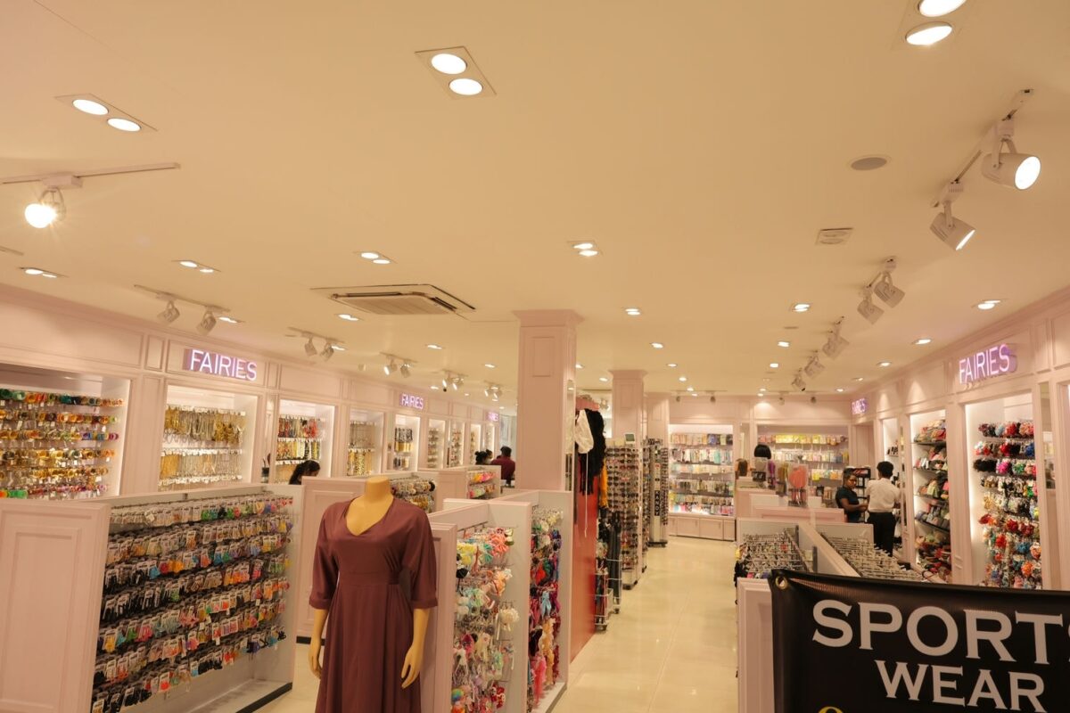 Kandy Showroom, Kadawatha, lighting by Eco Solve
